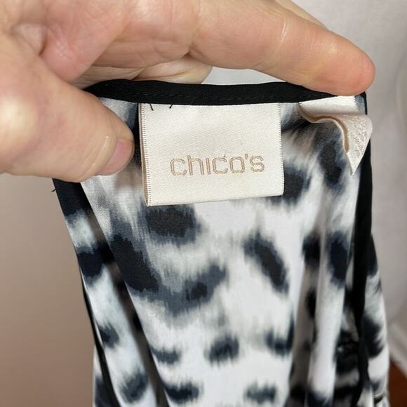 Chico’s asymmetrical hem blouse - Picture 6 of 9